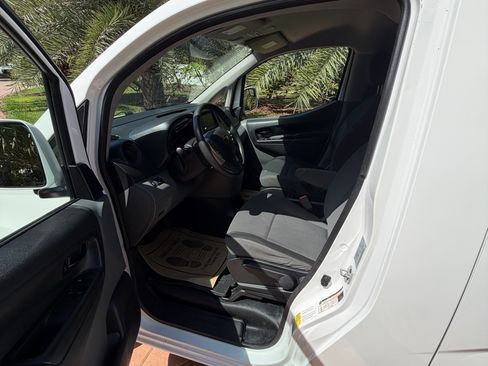 Used 2020 Nissan NV200 SV image 8