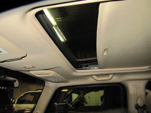 Used 2007 HUMMER H3 Luxury image 16