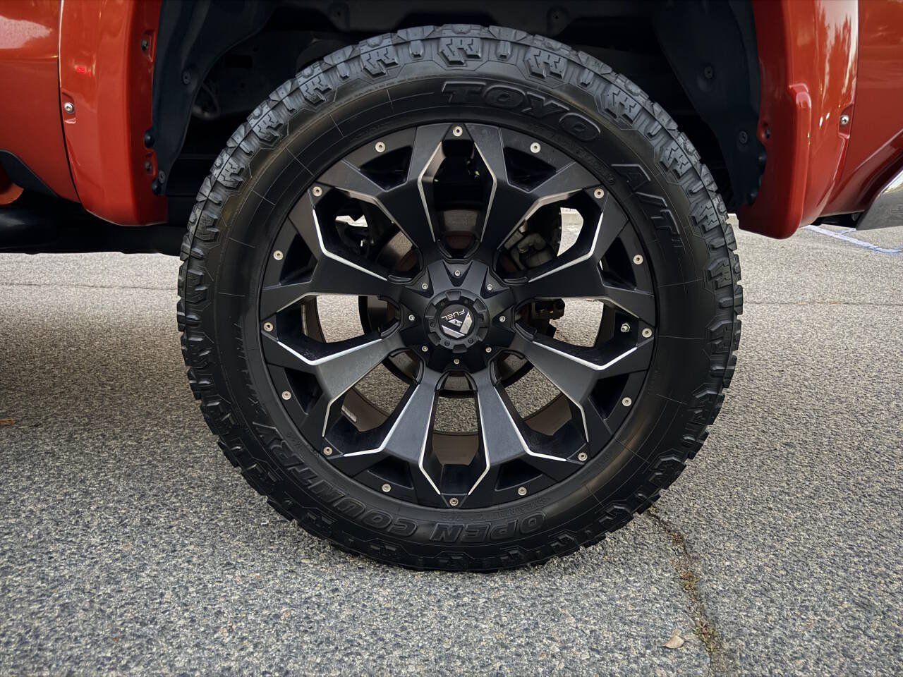 Used 2016 Toyota Tundra 4x4 CrewMax w/ SR5 & TRD Pkgs image 25