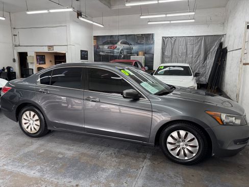 Used 2009 Honda Accord LX Sedan image 9