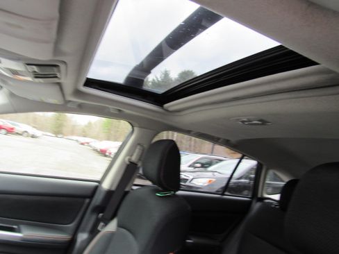 Used 2017 Subaru Crosstrek 2.0i Premium image 19