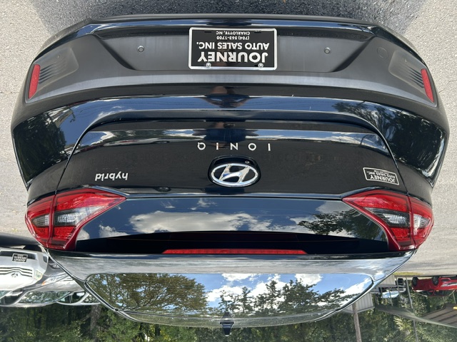 Used 2018 Hyundai Ioniq Hybrid Limited w/ Ultimate Pkg FWD image 4