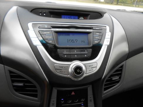 Used 2011 Hyundai Elantra FWD image 13