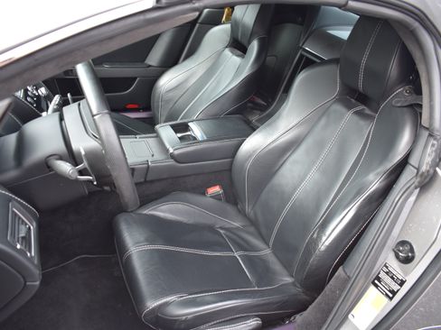 Used 2009 Aston Martin V8 Vantage image 38