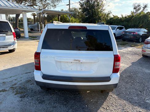 Used 2015 Jeep Patriot Sport image 10