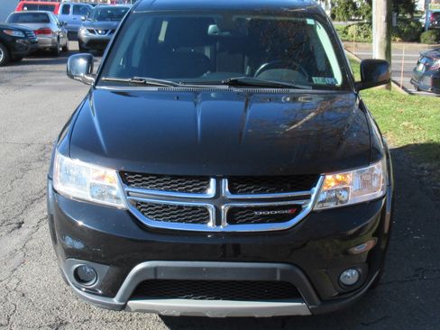 Used 2019 Dodge Journey SE image 3