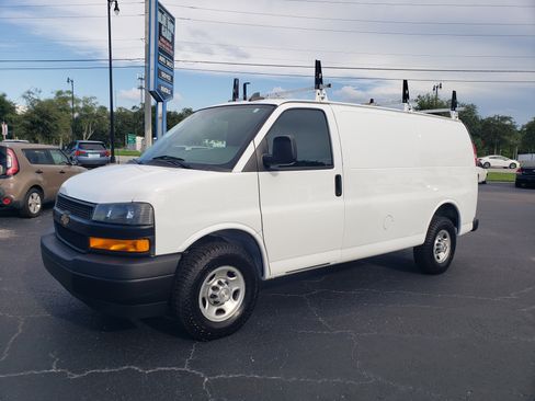 Used 2020 Chevrolet Express 2500 image 3