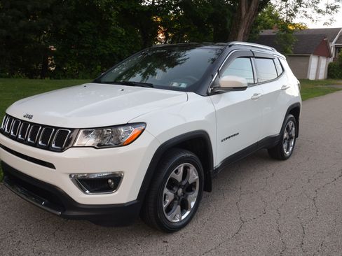 Used 2018 Jeep Compass 4WD Limited image 2