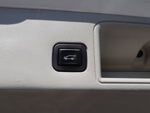 Used 2019 GMC Terrain AWD Denali image 14