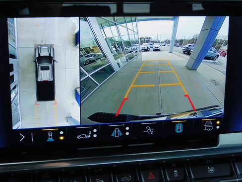 Used 2025 Chevrolet Silverado 2500 High Country image 9