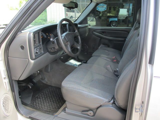 Used 2005 Chevrolet Silverado 1500 2WD Regular Cab image 15