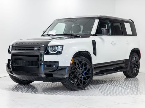 Used 2025 Land Rover Defender 110 X-Dynamic SE image 1