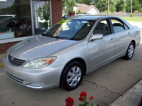 Used 2003 Toyota Camry LE Sedan FWD image 7