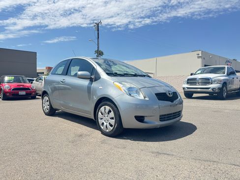 Used 2008 Toyota Yaris 2-Door Hatchback FWD image 11