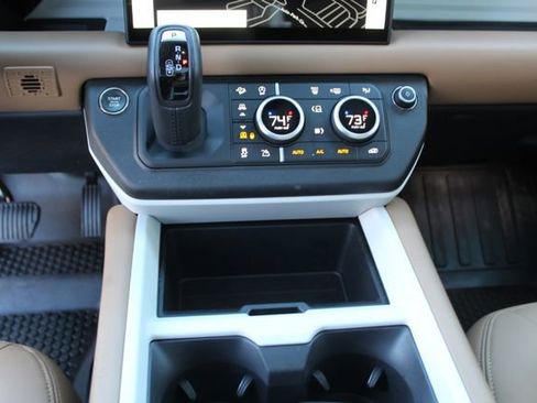 Used 2025 Land Rover Defender 110 S image 15