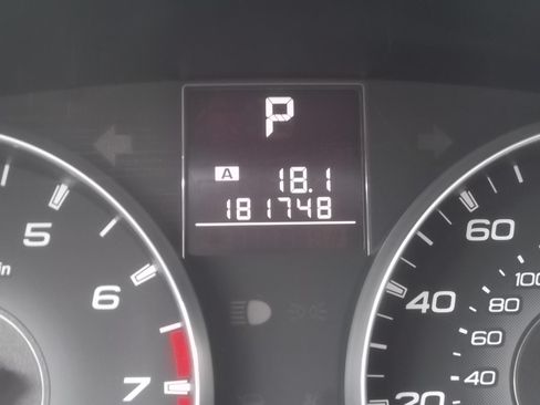Used 2011 Subaru Outback 3.6R Limited AWD/4WD image 29