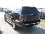 Used 2013 GMC Yukon XL Denali image 3