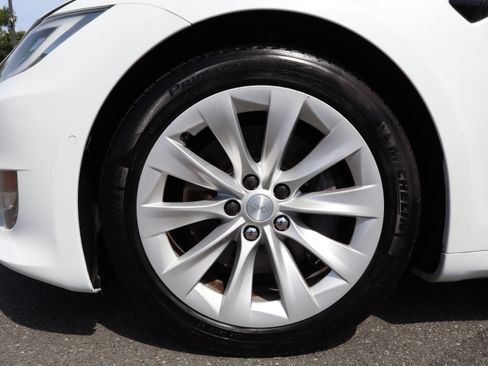 Used 2017 Tesla Model S 75 RWD image 33