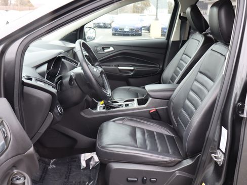 Used 2019 Ford Escape Titanium image 12