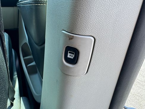 Used 2017 Dodge Grand Caravan SXT image 14