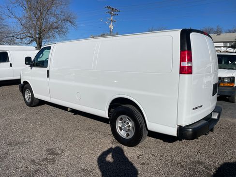 Used 2019 Chevrolet Express 3500 image 6