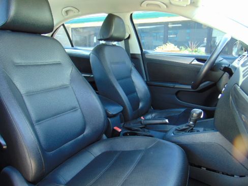 Used 2014 Volkswagen Jetta TDI image 24