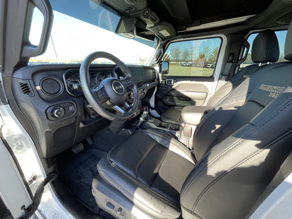 Used 2025 Jeep Wrangler Rubicon 392 AWD/4WD image 18