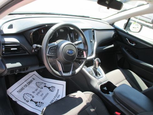 Used 2024 Subaru Outback Premium AWD/4WD image 8