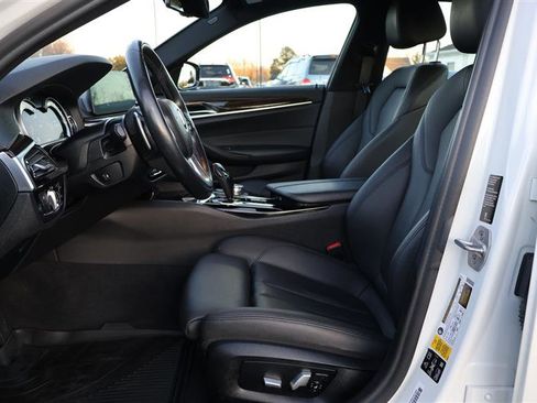 Used 2018 BMW 530i xDrive image 11