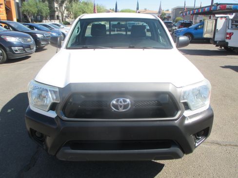 Used 2014 Toyota Tacoma w/ SR5 Package RWD image 16