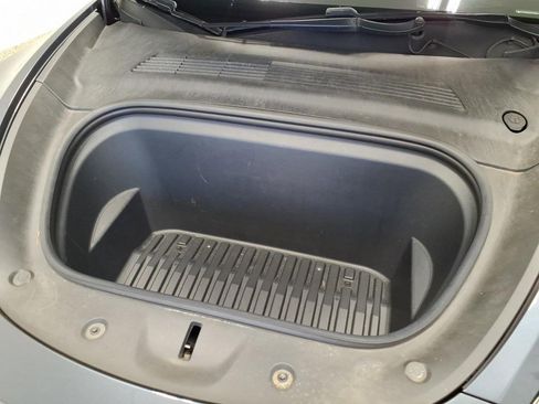 Used 2021 Tesla Model Y Long Range image 21