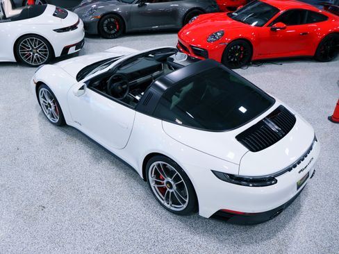 Used 2024 Porsche 911 Targa 4 GTS image 9