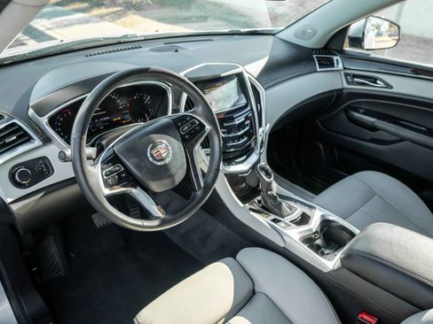 Used 2016 Cadillac SRX Luxury image 9