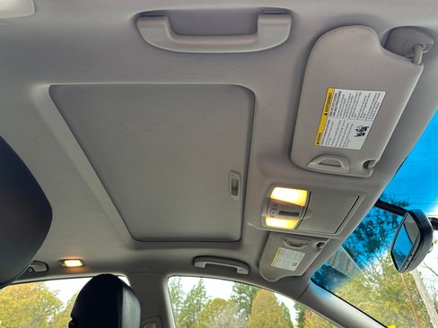 Used 2017 INFINITI QX50 image 15