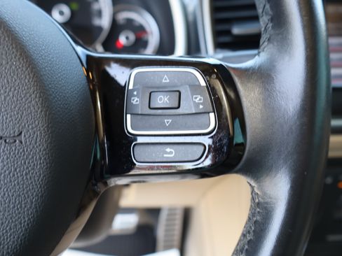 Used 2013 Volkswagen Beetle 2.0T image 22