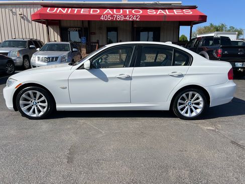 Used 2011 BMW 328i image 1