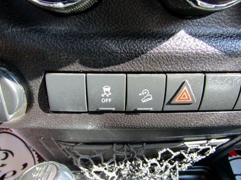 Used 2018 Jeep Wrangler JK 4WD Unlimited Sport image 21