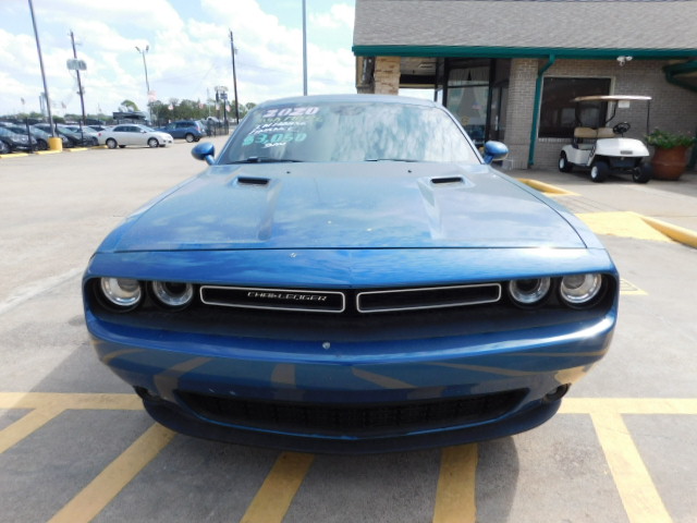 Used 2020 Dodge Challenger GT RWD image 3
