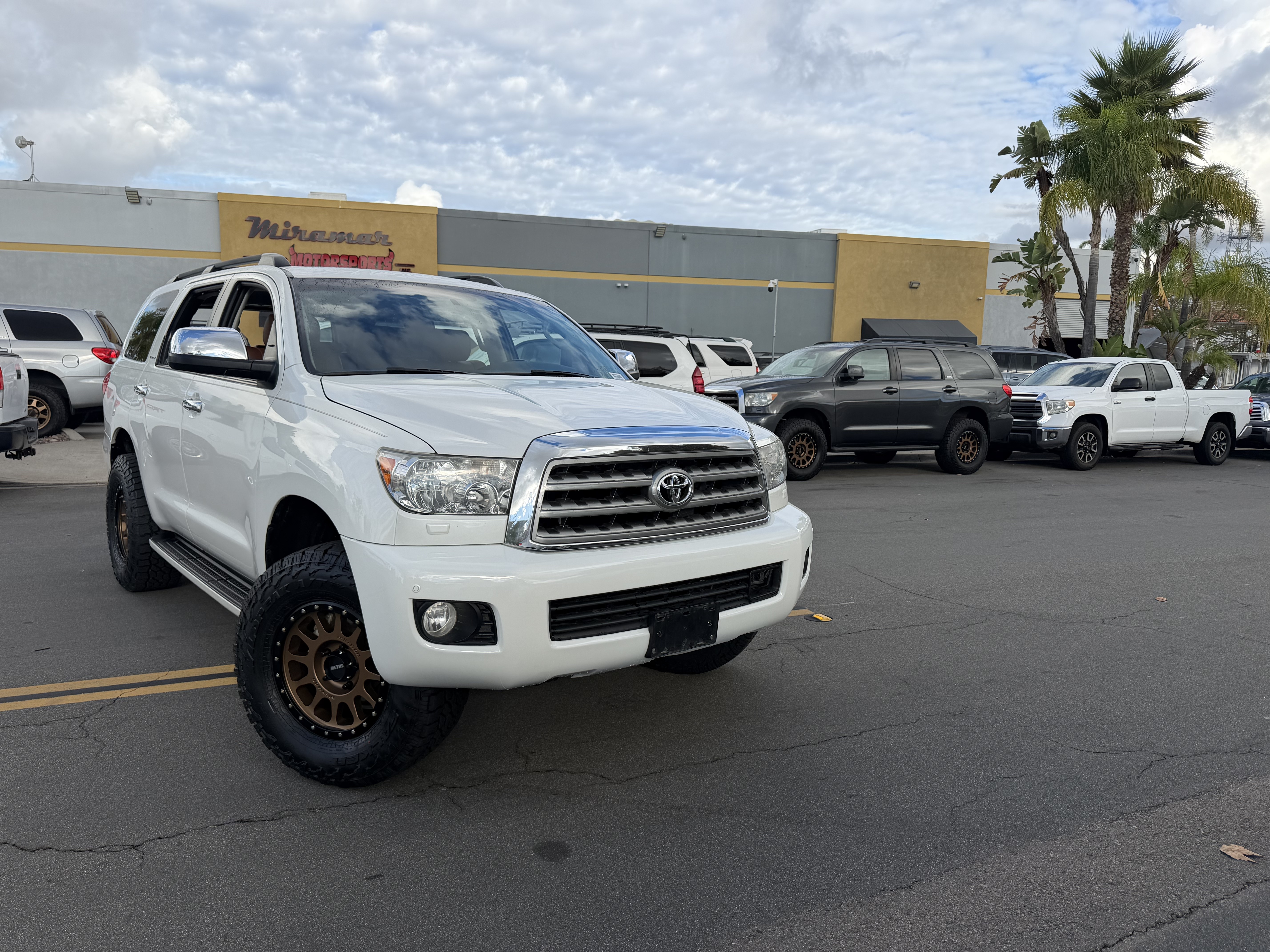 Used 2014 Toyota Sequoia 4WD Platinum image 1