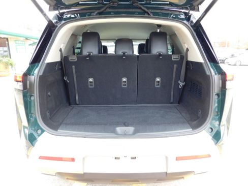 Used 2025 Nissan Pathfinder SL FWD image 7