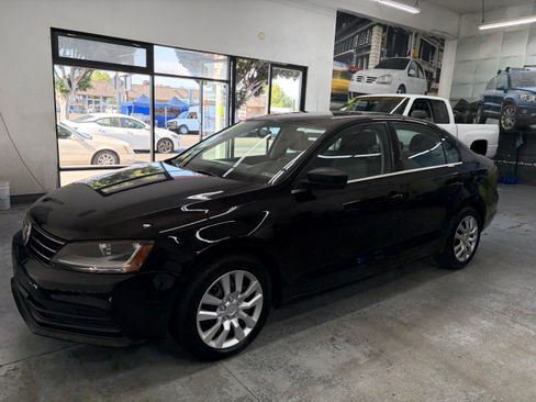 Used 2017 Volkswagen Jetta S Sedan FWD image 2