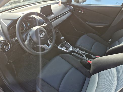 Used 2017 Toyota Yaris iA image 5