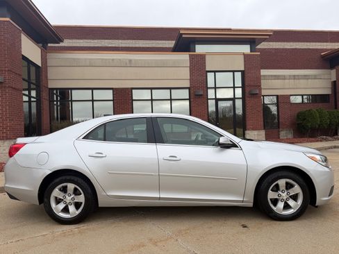 Used 2015 Chevrolet Malibu LS image 2