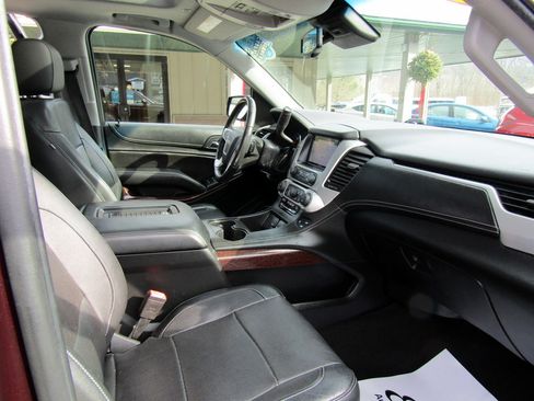 Used 2017 GMC Yukon SLT image 24