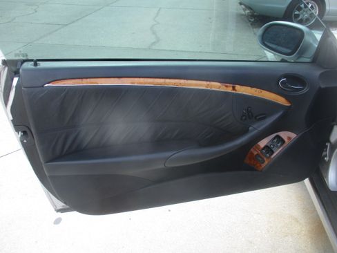 Used 2004 Mercedes-Benz CLK 320 image 16