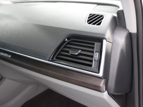 Used 2023 Audi Q5 2.0T Premium image 41