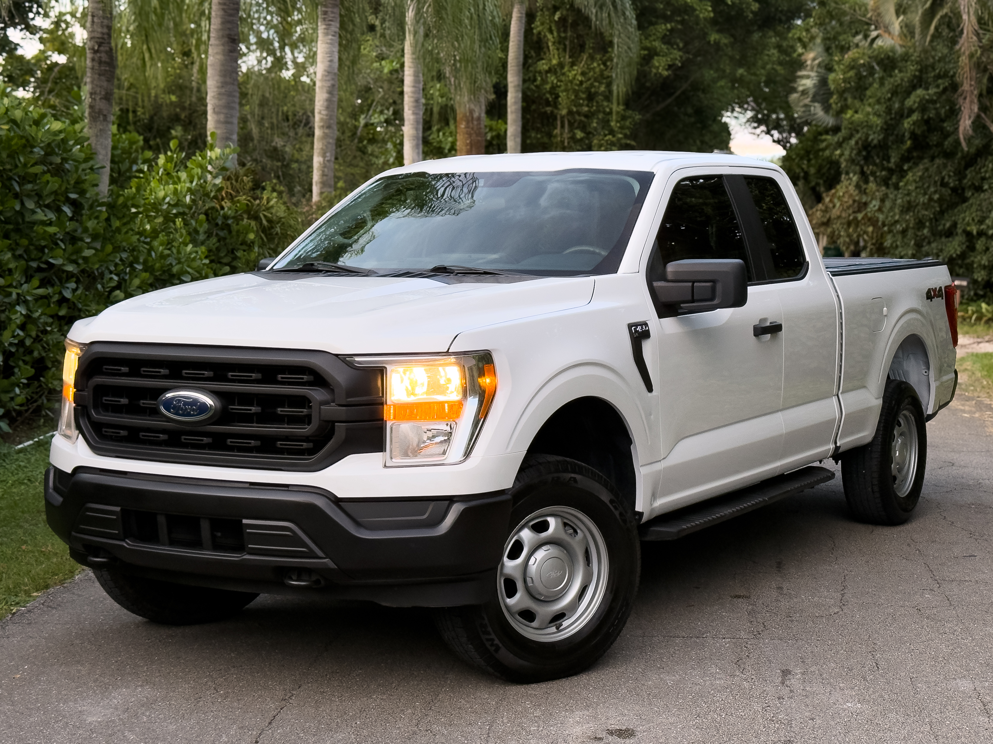 Used 2021 Ford F150 4x4 SuperCab image 1