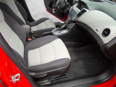 Used 2014 Chevrolet Cruze LS FWD image 23