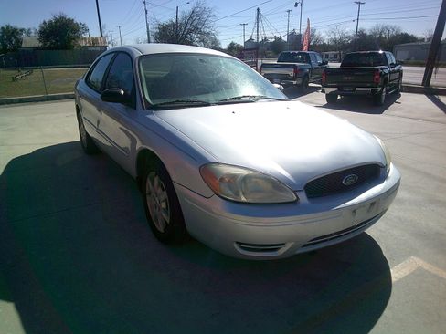 Used 2005 Ford Taurus SE image 5
