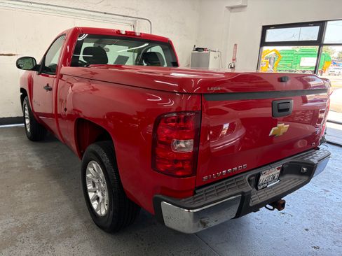 Used 2012 Chevrolet Silverado 1500 2WD Regular Cab image 5